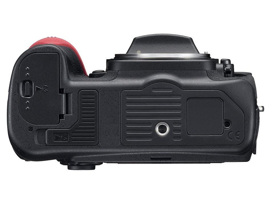 Nikon D300s 12.3MP CMOS Digital SLR Camera with AF-S DX NIKKOR 18-200mm f/3.5-5.6G ED VR II Lens N5