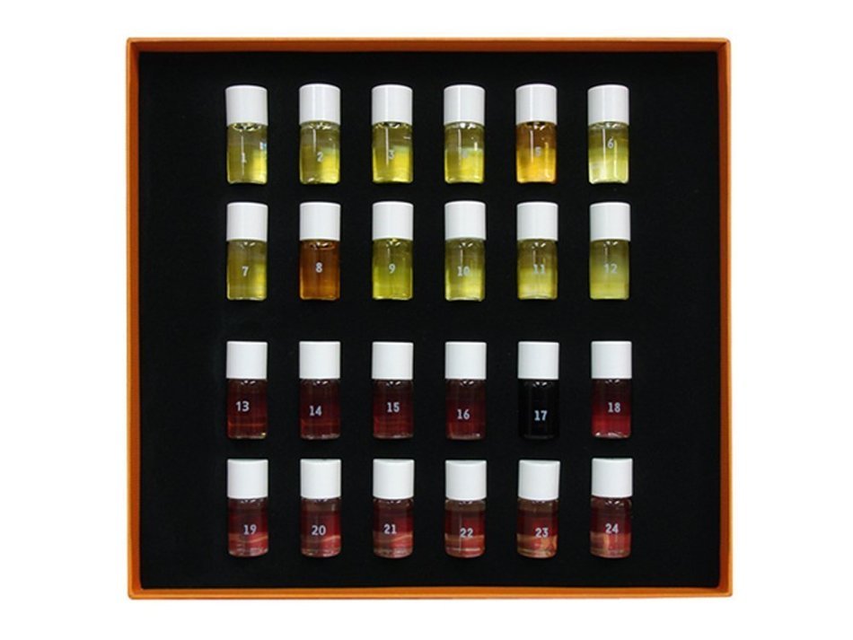 Vinotemp VNTEP-24AROMA-RW 24 Piece Professional Red & White Wine Essence Kit