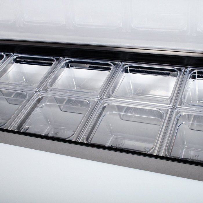 True TSSU-60-16 60" 2 Door Refrigerated Sandwich Prep Table | (16) 1/6 Pan Capacity