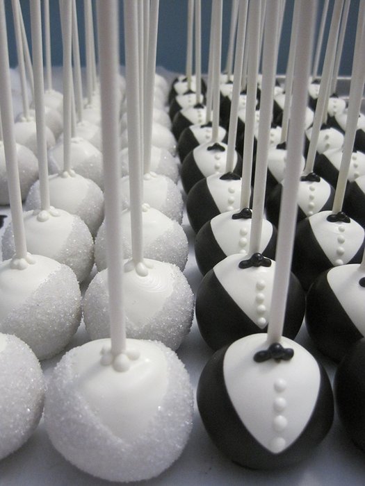 200pcs (4 1/2" Lollipop Sticks + 3" X 4" Bags + Twist Ties) for Cake Pops