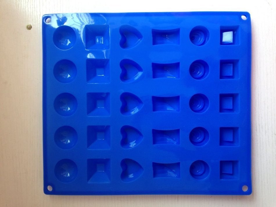 HOSL 30-Cavity Silicone Chocolate, Candy and Gummy Mold (Blue)