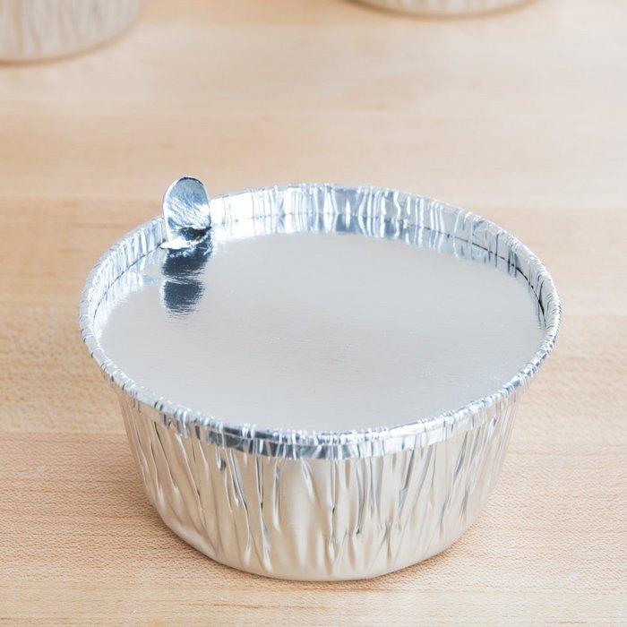 Aluminum Foil Pie Tins, 25 Extra Deep Pans, 5 Inches Diameter, from Baker's Mark, Includes One Oven Sleeve Arm... N2