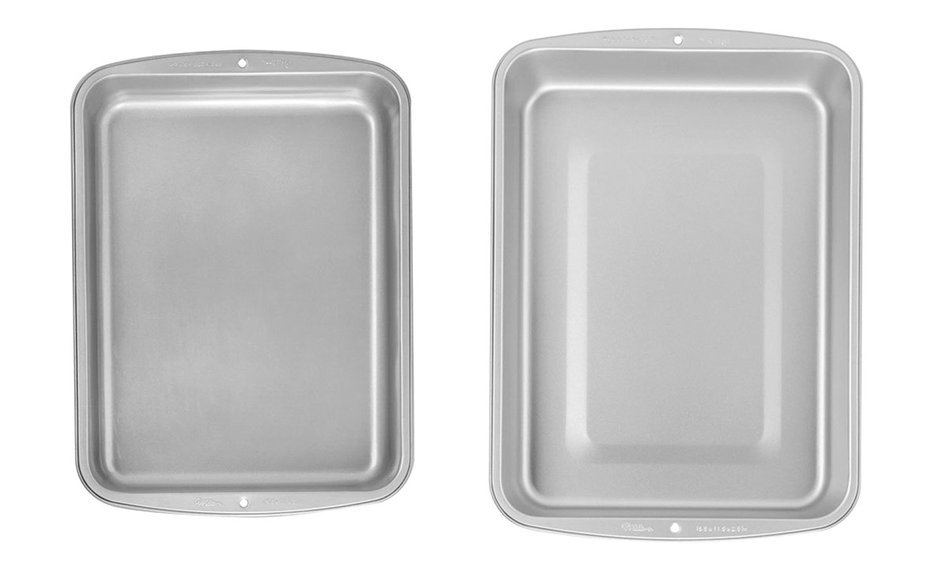 Wilton Recipe Right Square 9 by 9 Inch Covered Pan
