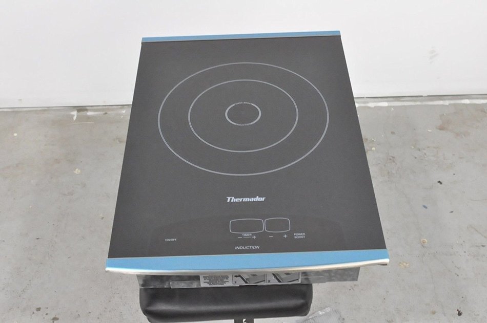 Thermador CIT151DS 15" Induction Cooktop with Single Large 12" Induction Zone