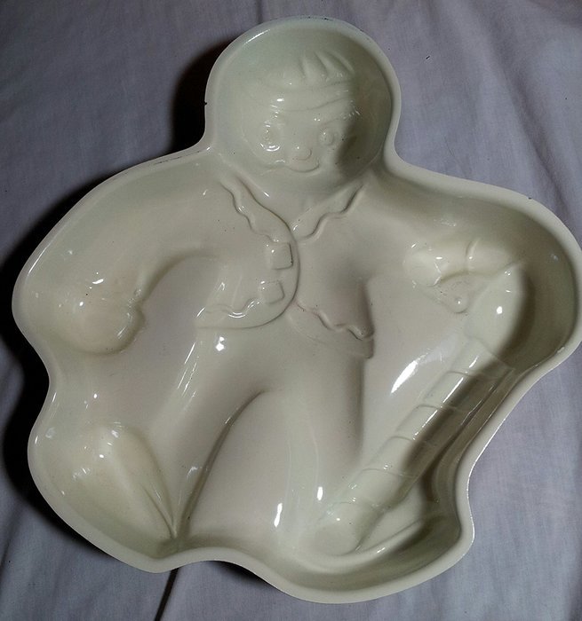 Metal Gingerbread Man Holiday Jell-O Mold/Cake Baking Pan