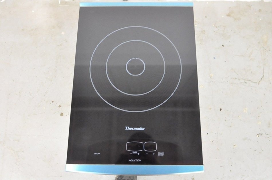 Thermador CIT151DS 15" Induction Cooktop with Single Large 12" Induction Zone N2