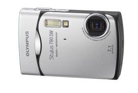 Olympus Stylus 790SW 7.1MP Waterproof Digital Camera with Dual Image Stabilized 3x Optical Zoom (Orange) N2