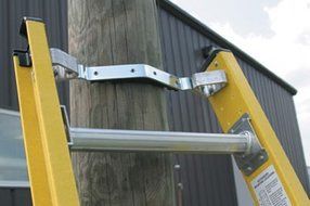 Werner 71-1 Padded V-Rung Accessory Kit - Fits On Fiberglass Extension Ladders by Werner