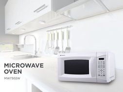 Emerson MW7302B, 0.7 CU. FT. 700 Watt, Touch Control, Black Microwave Oven N3