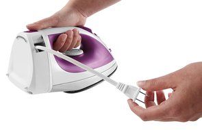 Sunbeam GCSBCL-201 Steam Master Retractable Cord Iron