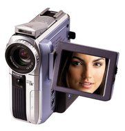 Sony DCRPC105 MiniDV 1.0 Mega Pixel Handycam Camcorder with 2.5" Swivel LCD (Discontinued by Manufacturer) N3