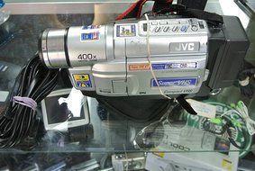 JVC Compact VHS Camcorder GR-SXM735U With Battery + AC Adapter N2