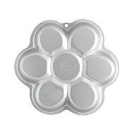 Wilton Dancing Daisy Cake Pan N2