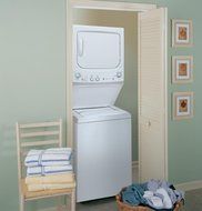 GE GUD27ESSJWW 27" Unitized Spacemaker Washer and Electric Dryer in White N4