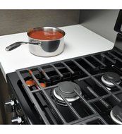 WHIRLPOOL RANGES, OVENS &amp; COOKTOPS 1028767 30&quot; 4.4 cu.ft. Single Oven Free-Standing Gas Range, Black