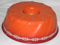 Vintage Brownish Orange 10 x 3 1/2 Inch Fluted Bundt Caking Baking Pan N2