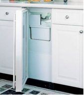 15" Versatile Ice Maker Finish: White Cabinet With White Overlay Door, Hinge: Left