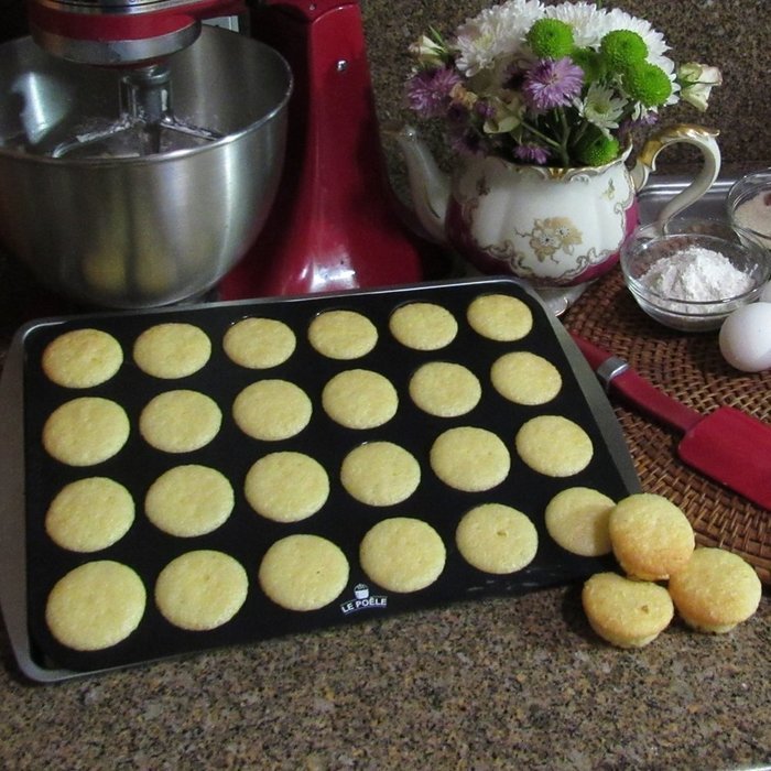 Silicone Cupcake Molds, Le Poele, for Baking, 24 Cups Mini Muffin Pan. BPA Food Grade Silicone, Non-stick, Easy... N4