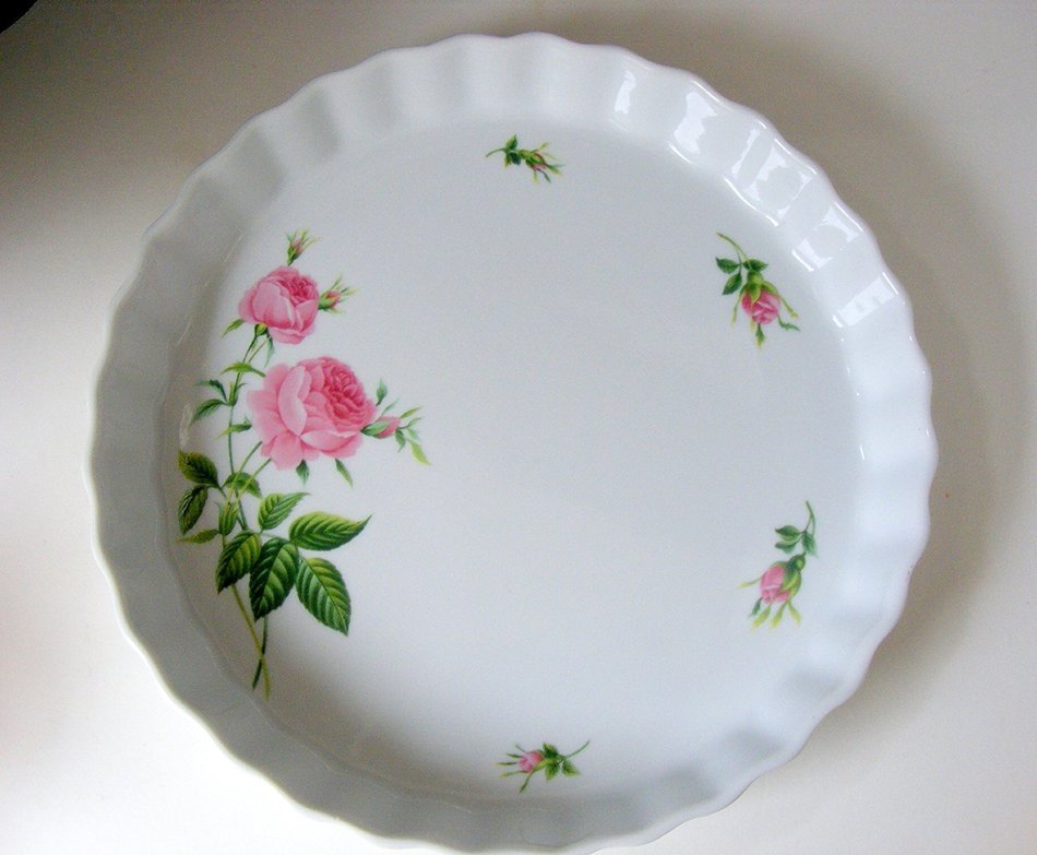 Quiche Pan Porcelain 10 inch by Christine Holm N2