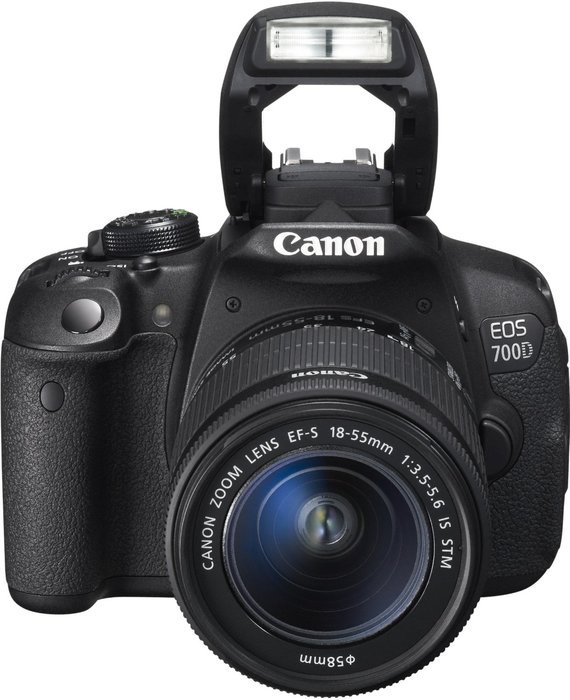 Canon EOS 700D + EF-S 18-55mm 3.5-5.6 IS STM - International Version (No Warranty)