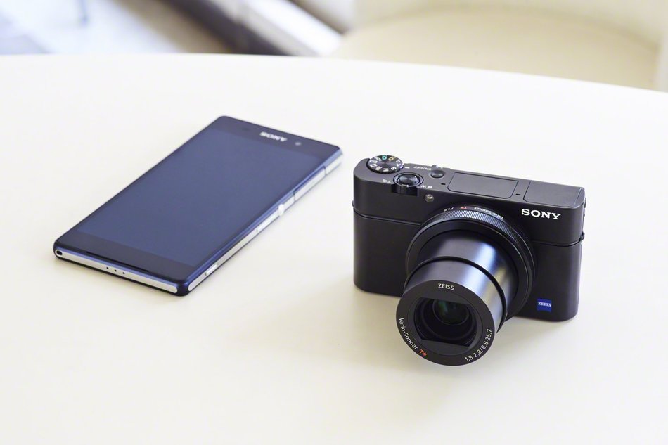 Sony Appareil photo avanc&eacute; RX100 III avec capteur de type 1.0