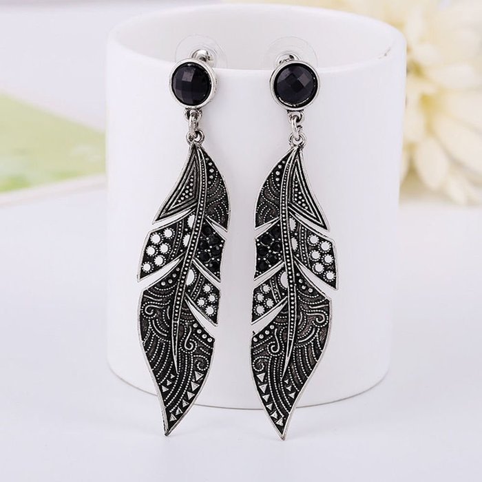 Fashion Black Long Leaf Drop Stud Dangle Earrings Fashion Women Silver Jewelry