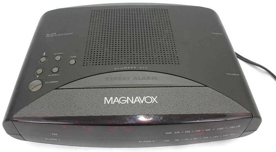 Magnavox AJ3240/17 AM/FM Clock Radio (Discontinued by Manufacturer)