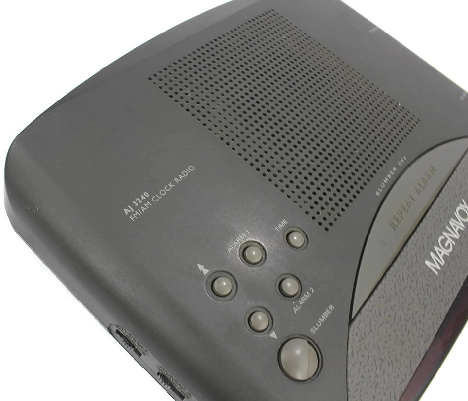 Magnavox AJ3240/17 AM/FM Clock Radio (Discontinued by Manufacturer) N3