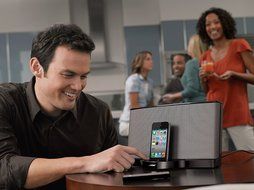 Bose SoundDock Series II 30-Pin iPod/iPhone Speaker Dock (Silver) N22