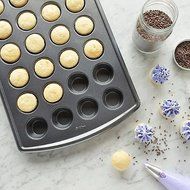 Wilton Advance - Select 24-Cup Mini Muffin Pan in Gunmetal N3