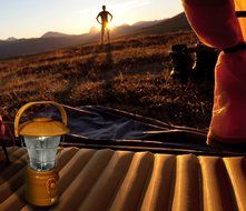 PYLE PSDNL22YL Multi Function Hand Crank LED Lantern with AM/FM Radio &amp; Built-In Rechargeable Battery (Yellow)