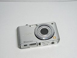 Panasonic digital cameras LUMIX FS7 silver DMC-FS7-S N3