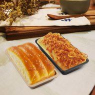 Yilove 8.5" Non-stick Loaf Pan,Toast Baking Pan(Champagne)