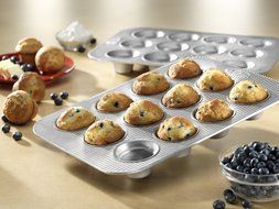 USA Pan Bakeware Aluminized Steel Strapped Mini Loaf Pan, Set of 4