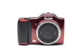 Kodak 16 Friendly Zoom FZ152 with 3" LCD, Black (FZ152-BK)