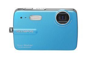 Olympus Stylus 550 WP 10MP Waterproof Digital Camera with 3x Optical Zoom and 2.5-Inch LCD (Blue) N2