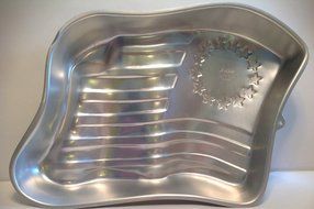 Wilton 1974 Patriotic 13 USA Colonies Old Glory Stars and Stripes American US Flag Cake Pan (502-283) Vintage... N2