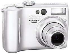 Nikon Coolpix 5900 5MP Digital Camera with 3x Optical Zoom N4