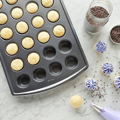 Wilton Advance - Select 24-Cup Mini Muffin Pan in Gunmetal N3