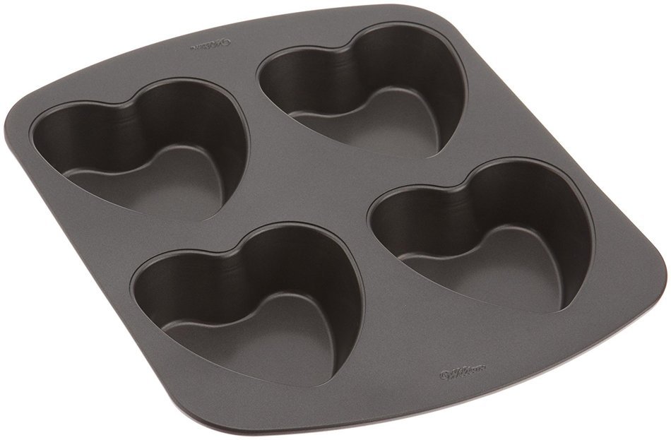 Wilton Nonstick 4 Cavity 2 Tier Heart Cakes Pan