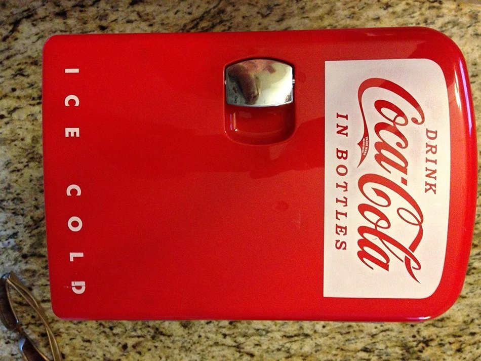 Koolatron Cocoa-Cola Personal 6-Can Mini Fridge N2