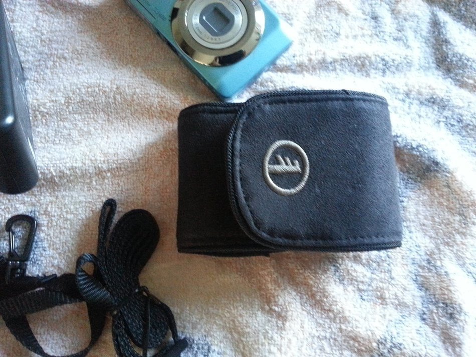 Blue Sanyo VPC-X1400 14mp Digital Camera with Wide Angle 4x Optical Zoom N6