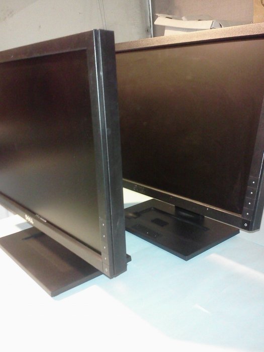 Dell G2410 24-Inch - Widescreen TFT LCD Flat Panel Monitor N3