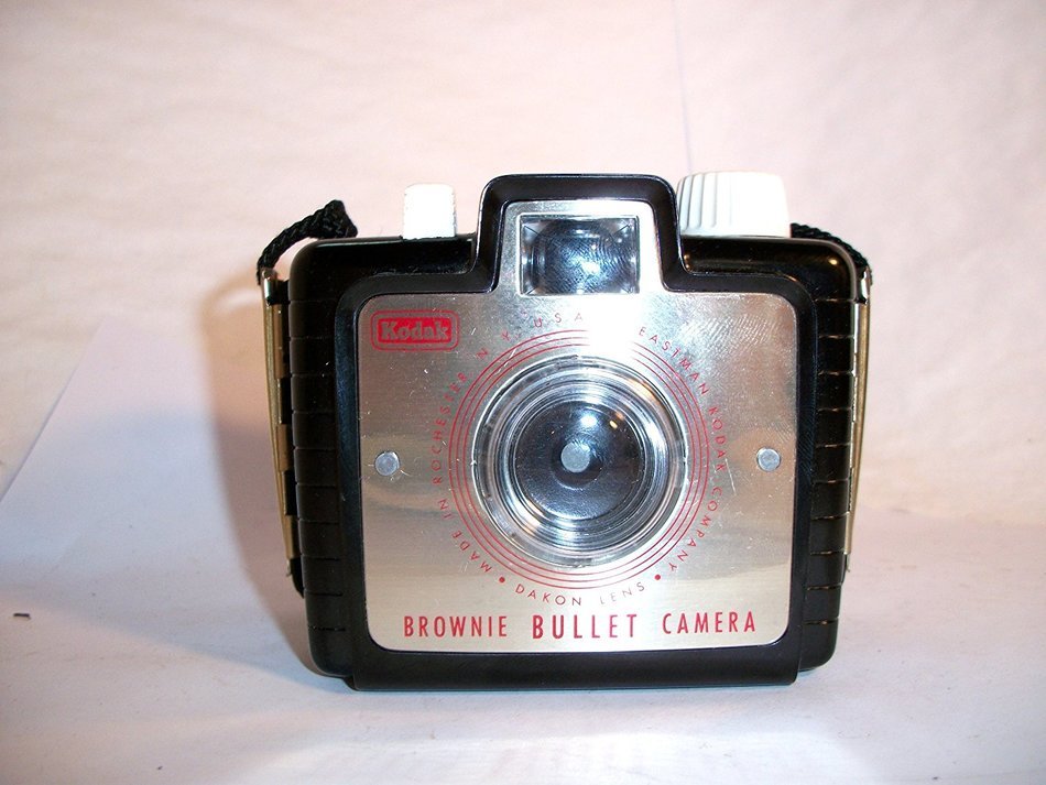 Vintage Kodak Brownie Bullet Camera LIKE NEW N2