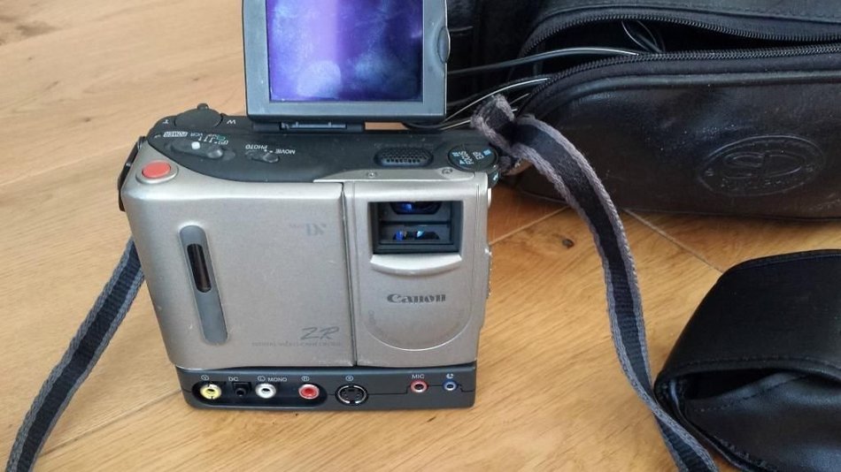 Canon Zr Mini Dv Camcorder Free Image Download