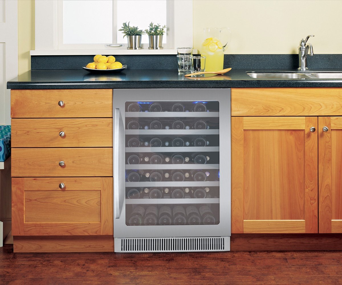 Reserva 55 bottle single zone freestanding wine refrigerator free image