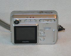 Fujifilm Finepix A360 4.1 Mega Pixel and 3x Optical Zoom N4