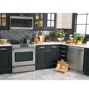 GE CS980STSS Cafe 30" Stainless Steel Electric Smoothtop Range - Convection N5