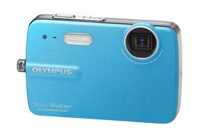 Olympus Stylus 550 WP 10MP Waterproof Digital Camera with 3x Optical Zoom and 2.5-Inch LCD (Blue) N6