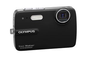 Olympus Stylus 550 WP 10MP Waterproof Digital Camera with 3x Optical Zoom and 2.5-Inch LCD (Blue) N8